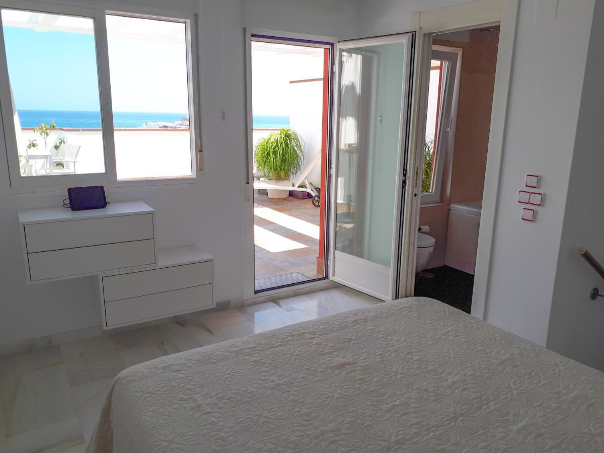 Atico Duplex Con Vistas Al Mar. Dos Plazas De Garaje Apartment Torremolinos Luaran gambar